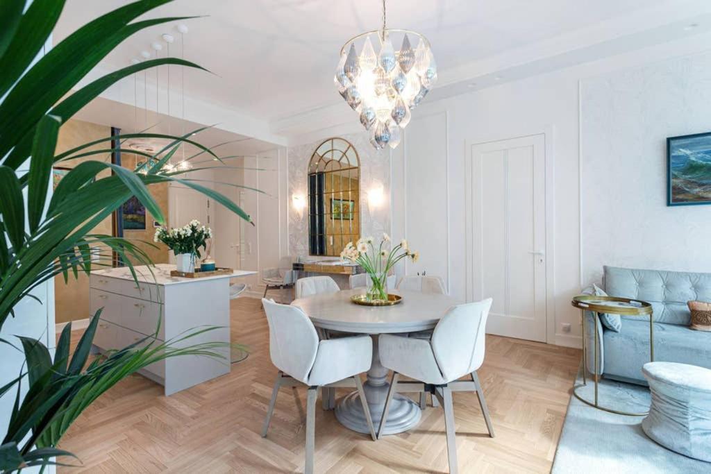Jogailos Residence Peaceful Old Town Luxury 3 Bdr, 2 Bthr, Free Garage, Top-Speed Wifi Βίλνιους Εξωτερικό φωτογραφία